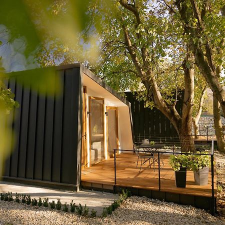 Blisku Do Gradot - Riverfront Luxury Cabins Skopje Exterior foto