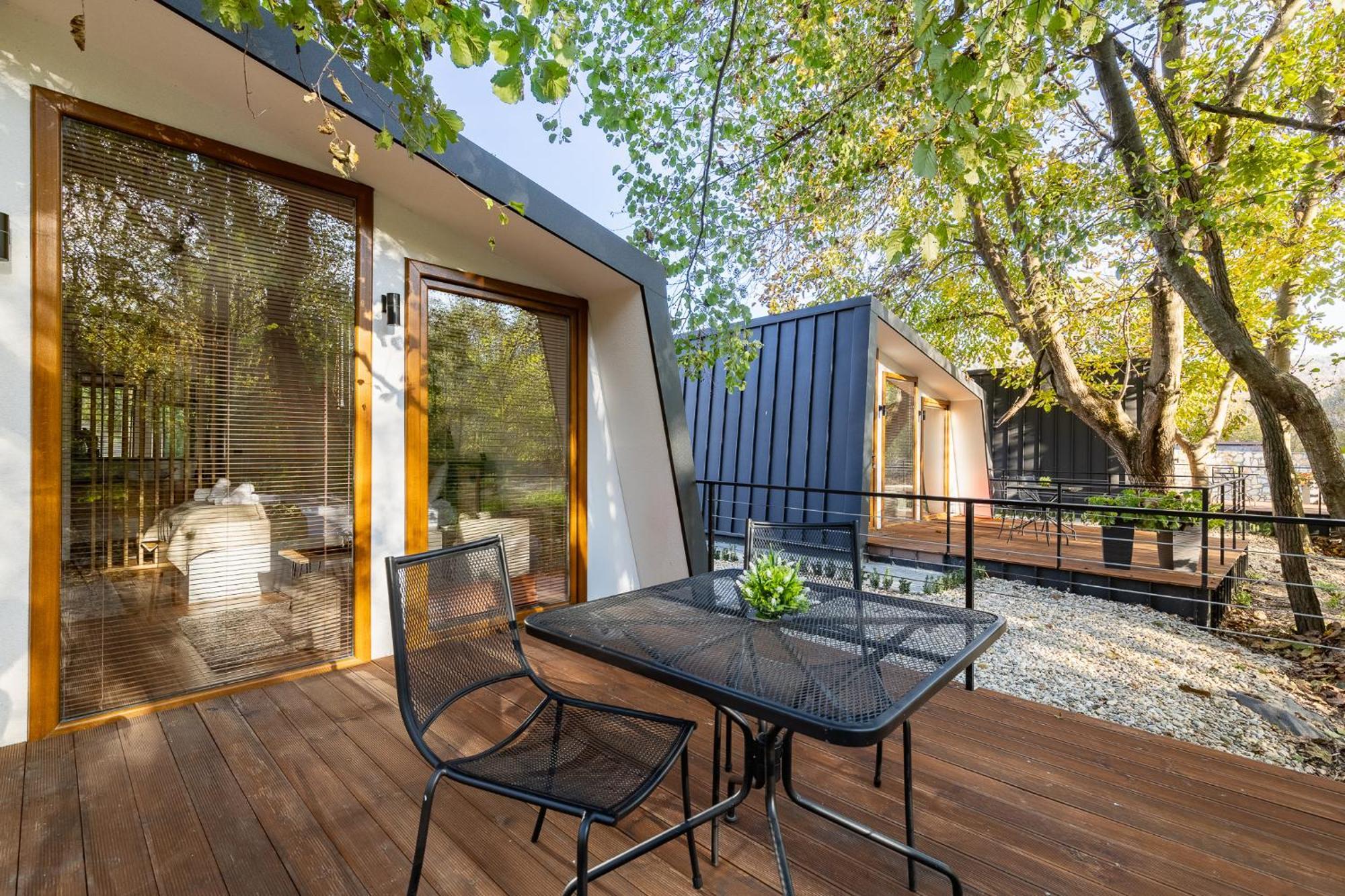 Blisku Do Gradot - Riverfront Luxury Cabins Skopje Exterior foto