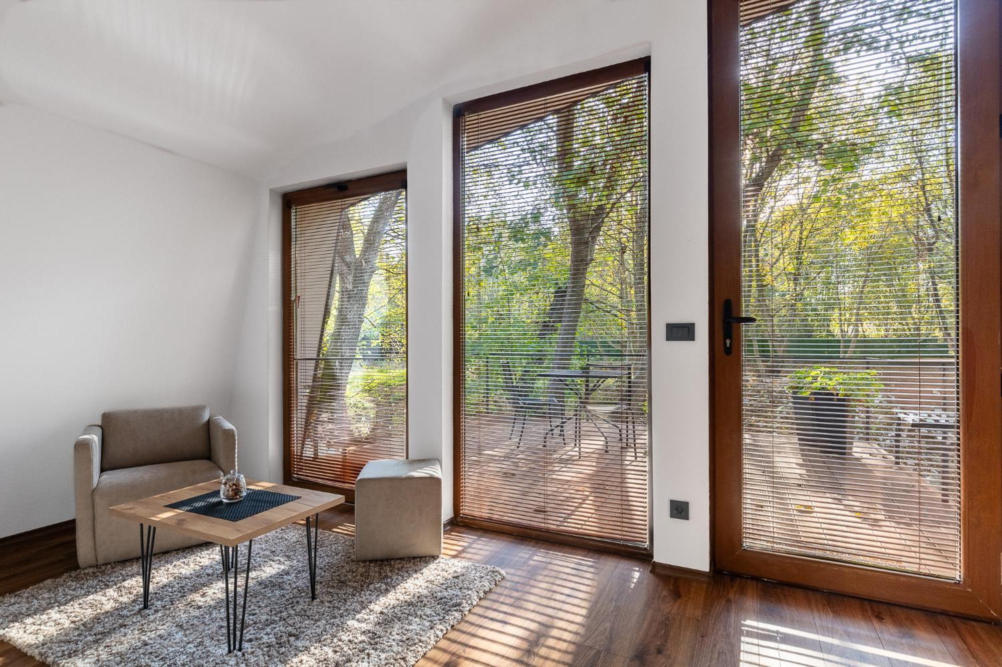 Blisku Do Gradot - Riverfront Luxury Cabins Skopje Exterior foto