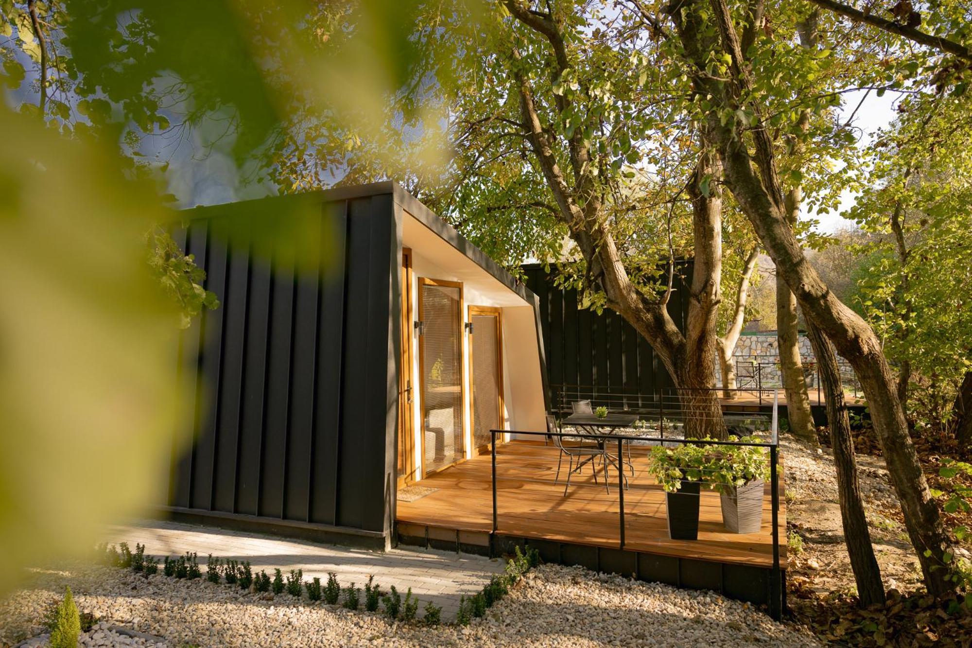 Blisku Do Gradot - Riverfront Luxury Cabins Skopje Exterior foto