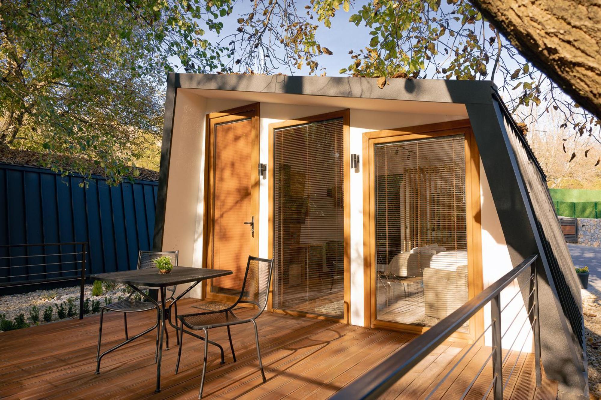 Blisku Do Gradot - Riverfront Luxury Cabins Skopje Exterior foto
