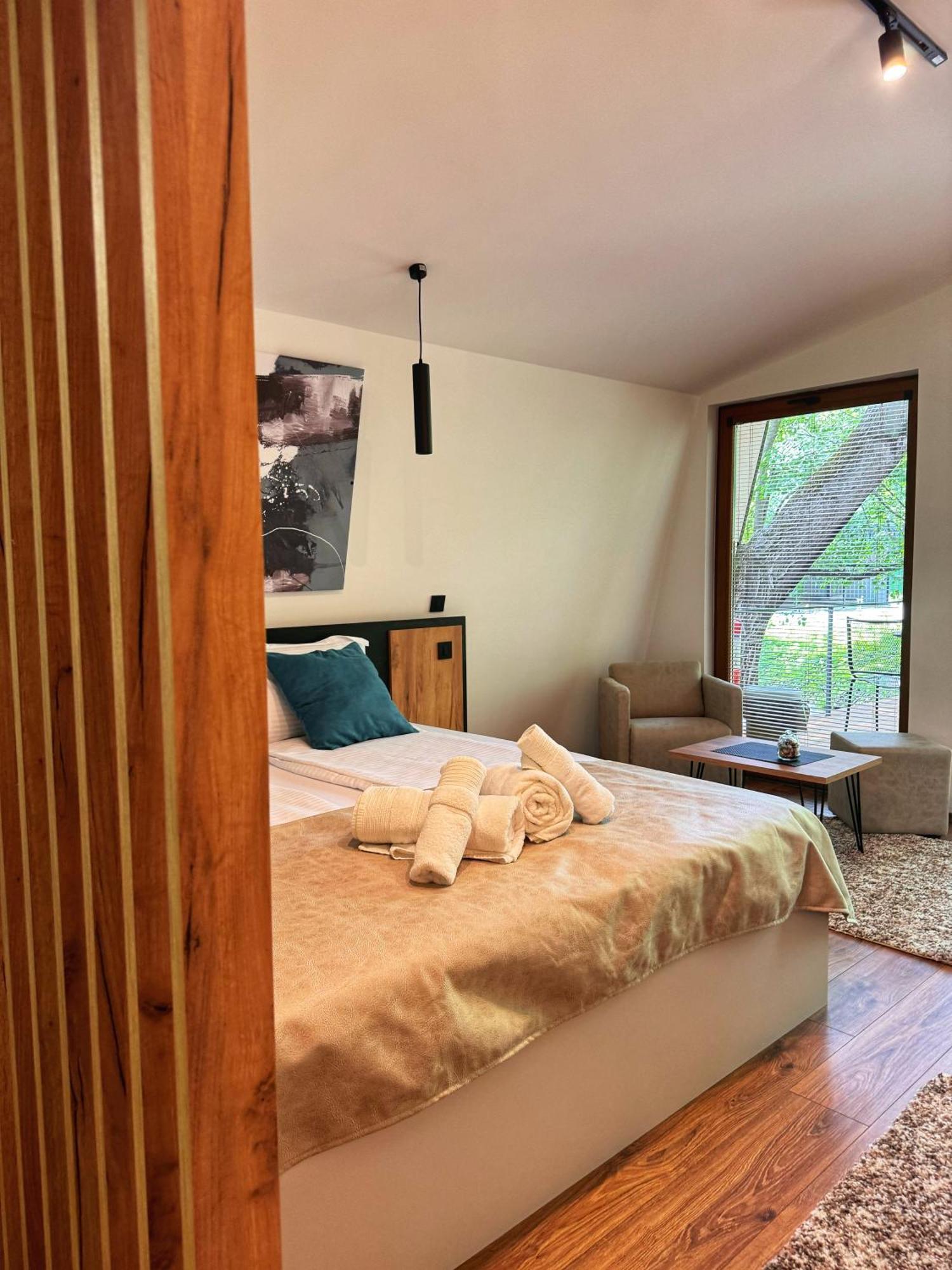 Blisku Do Gradot - Riverfront Luxury Cabins Skopje Exterior foto
