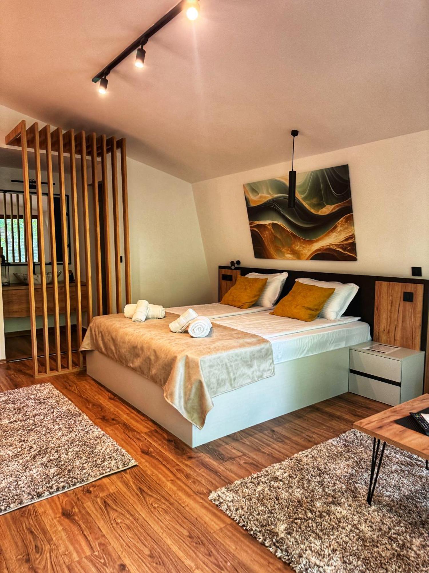 Blisku Do Gradot - Riverfront Luxury Cabins Skopje Exterior foto