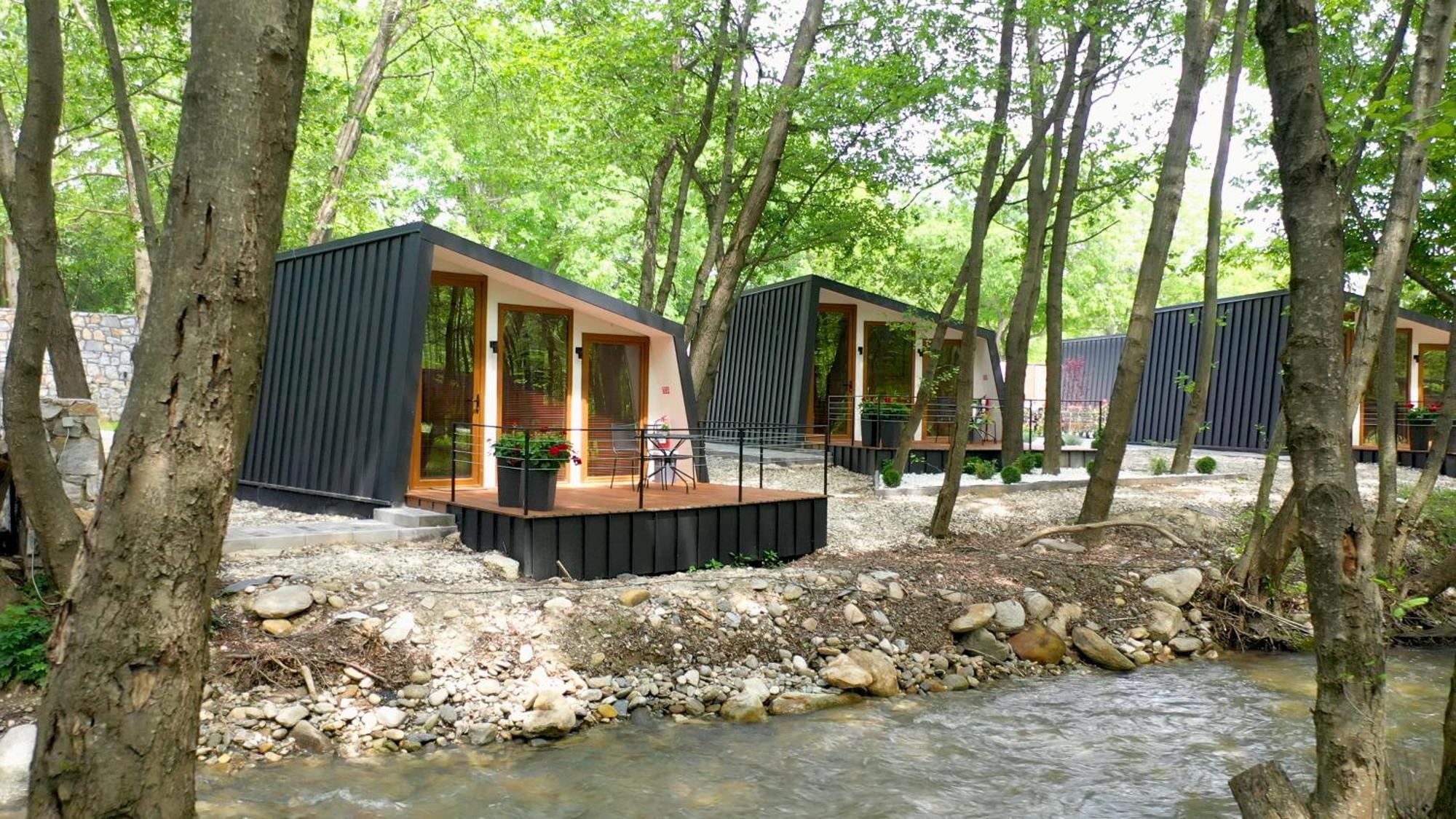 Blisku Do Gradot - Riverfront Luxury Cabins Skopje Exterior foto