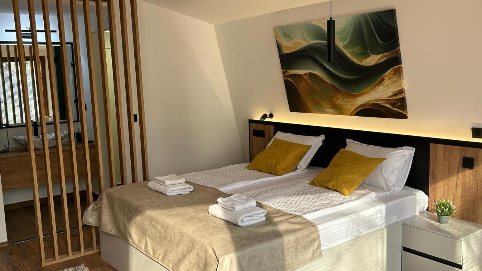 Blisku Do Gradot - Riverfront Luxury Cabins Skopje Exterior foto